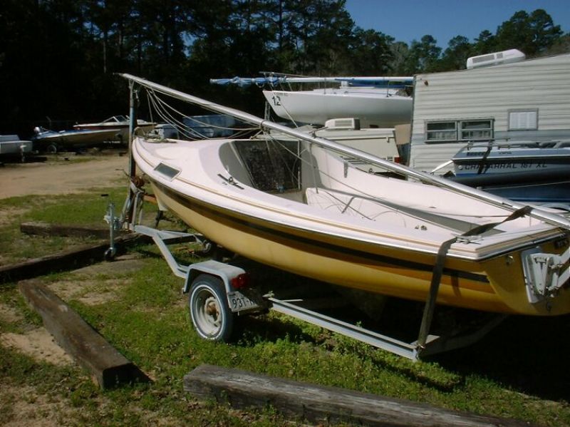 Buccaneer 180 Sailboat by Bayliner