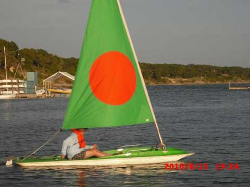 Sunspot Sailboat by Sunspot Plastics Inc., Canada