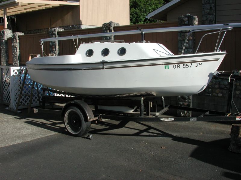 Guppy 16 Sailboat by Melen Marine